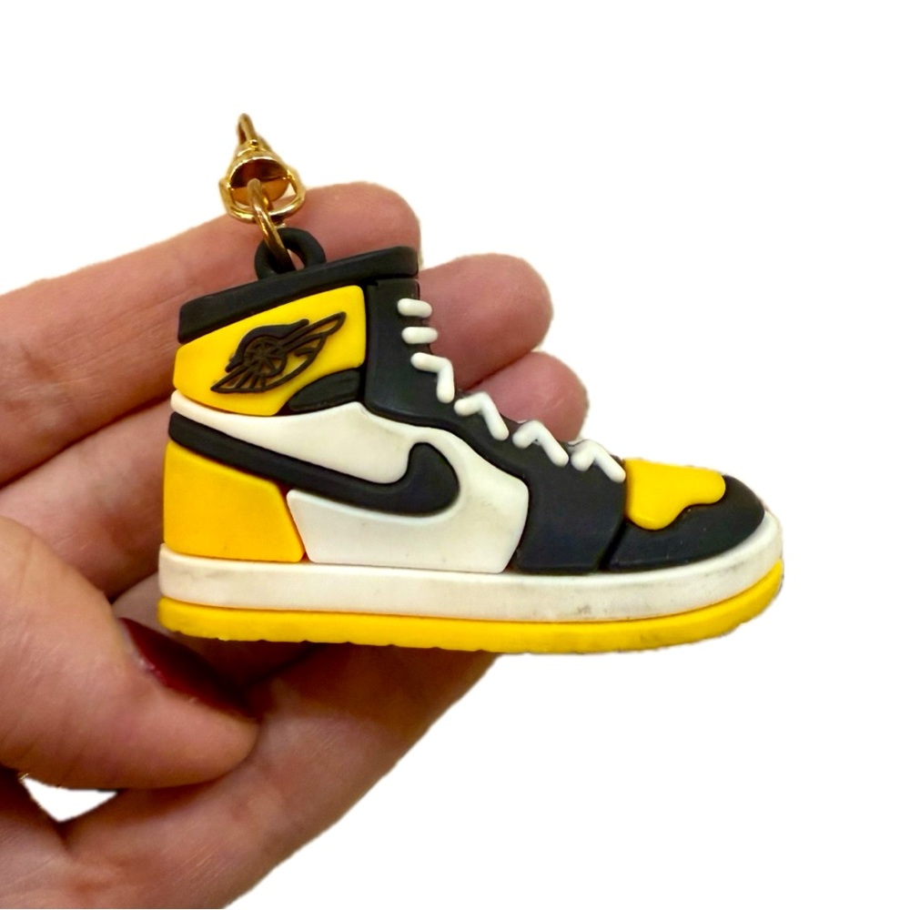 Nike | Air Jordan 1 Mid Hightop Sneaker keychain charm